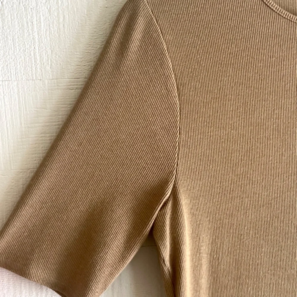 Banana Republic Women's Short Sleeve Crewneck Top - Olive/Tan - Picture 4 of 5